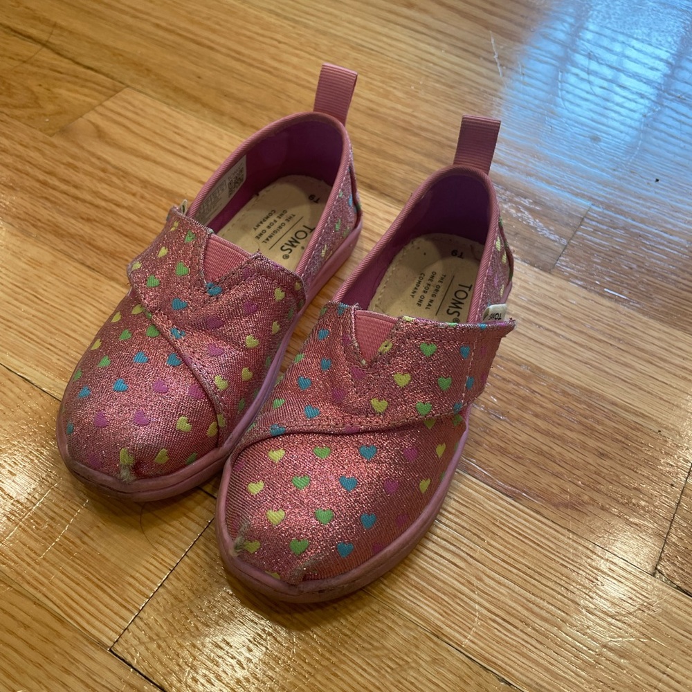 Tiny Toms size 9T